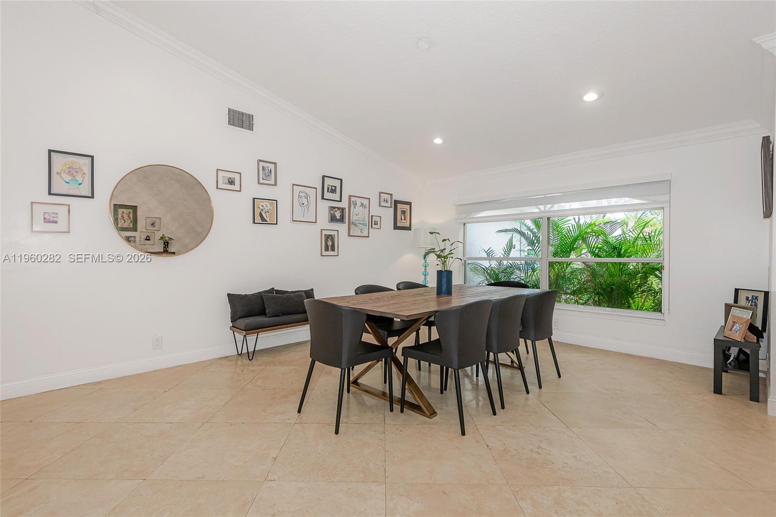 EMBASSY LAKES - Residential