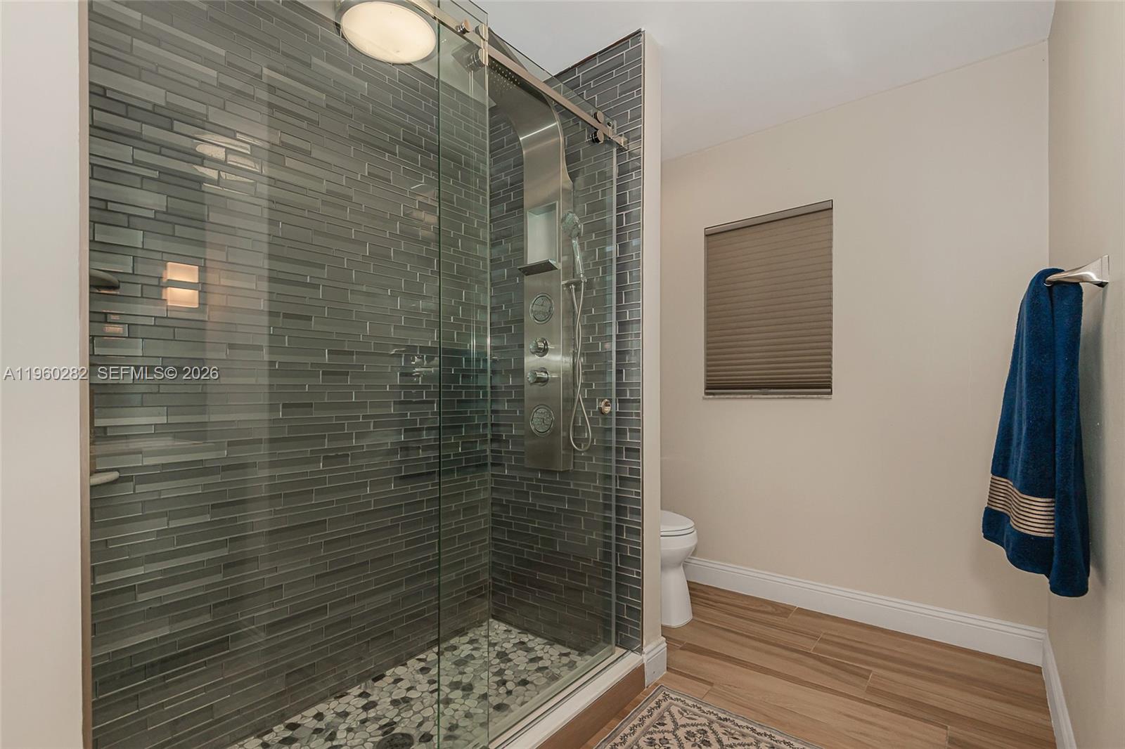 EMBASSY LAKES - Residential