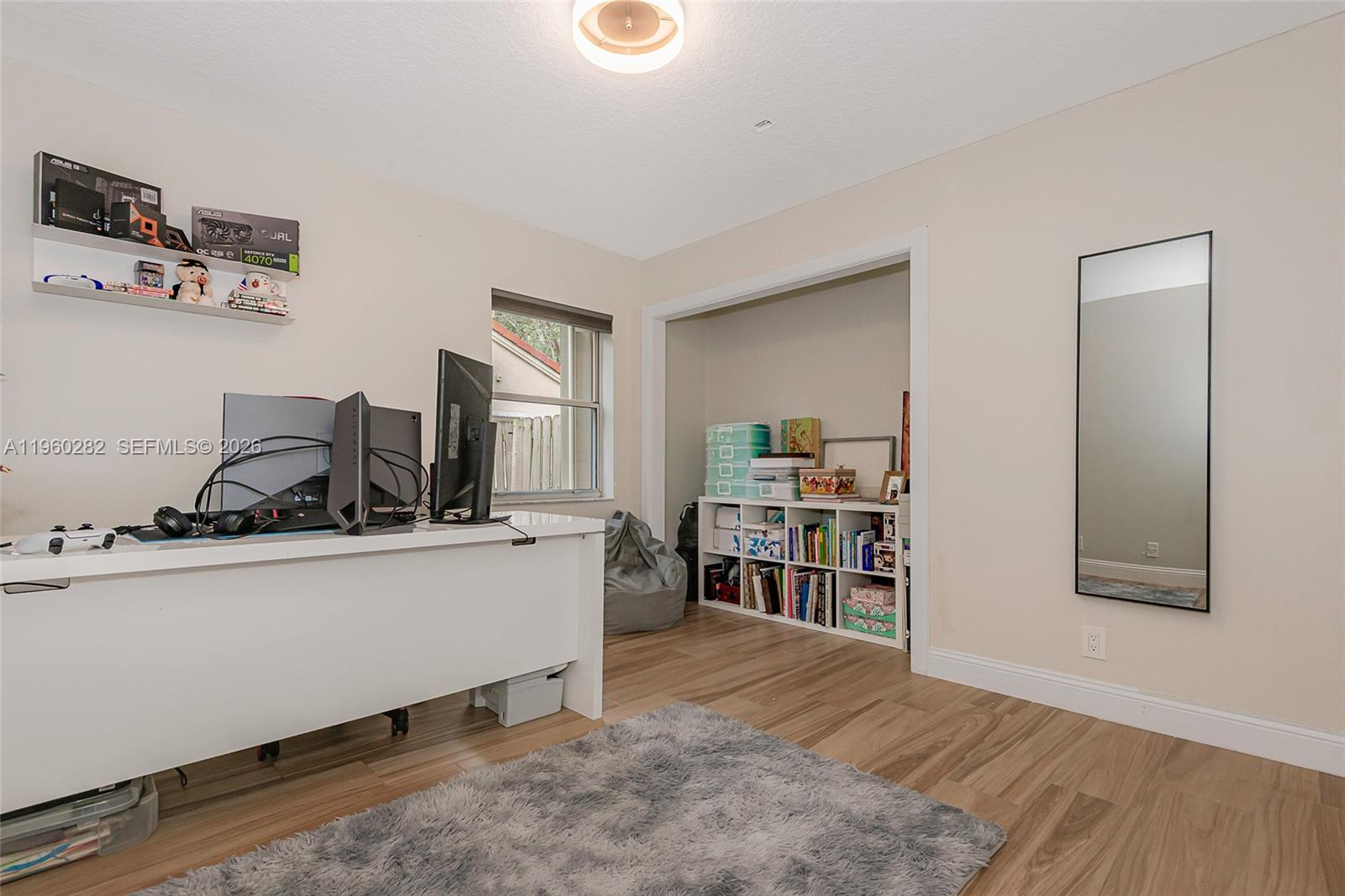 EMBASSY LAKES - Residential