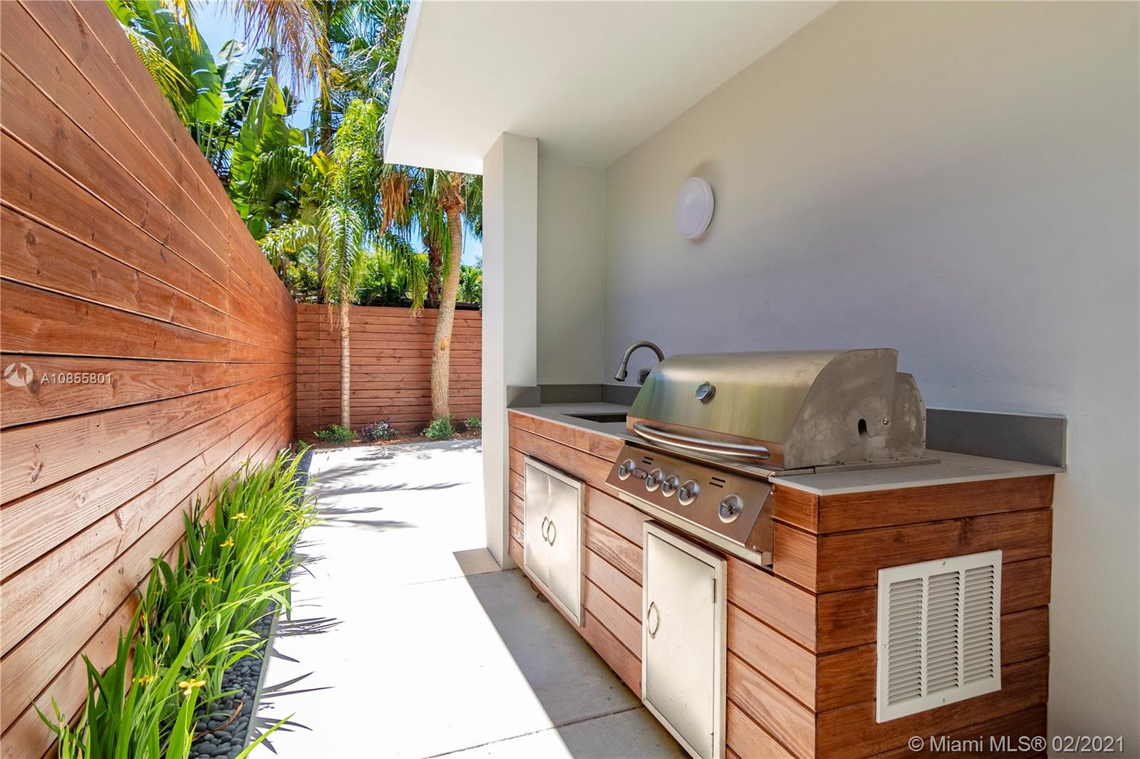 SILVER BLUFF EST SEC C - Residential