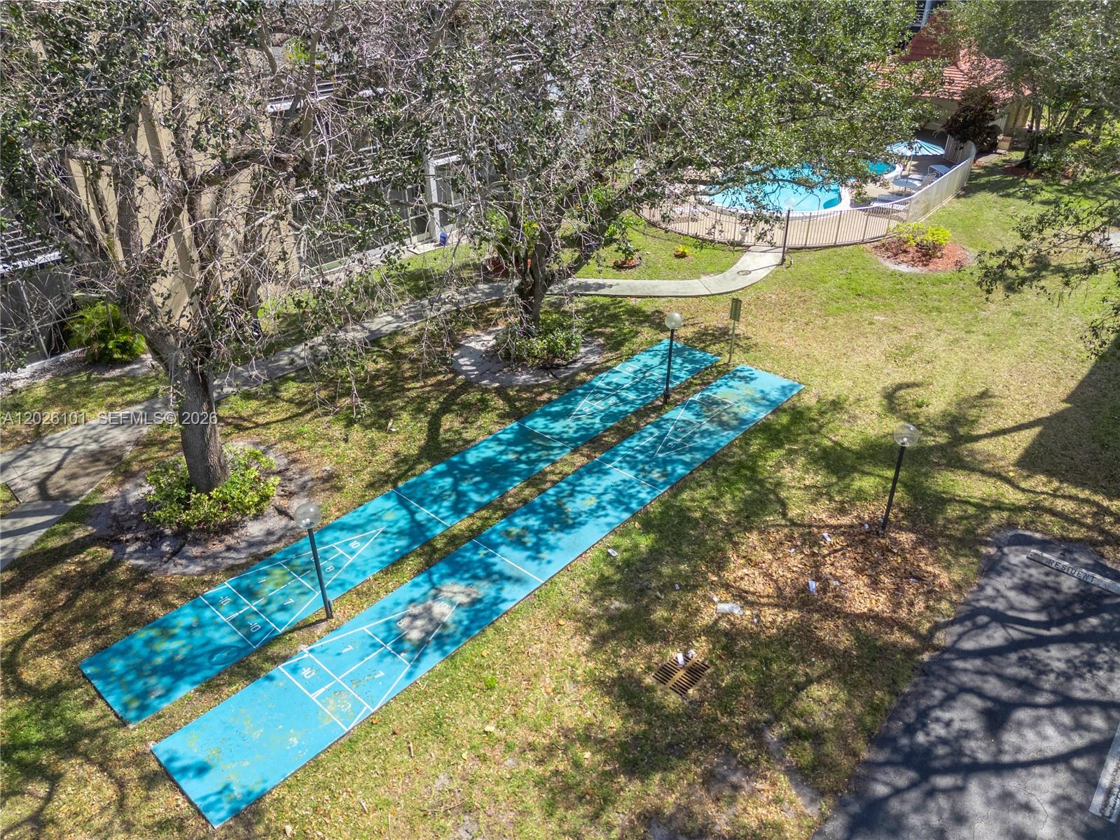 LAS VISTAS F IN INVERRARY - Residential