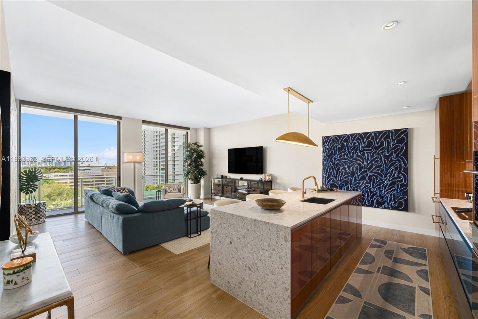 2678 Tigertail Ave 702