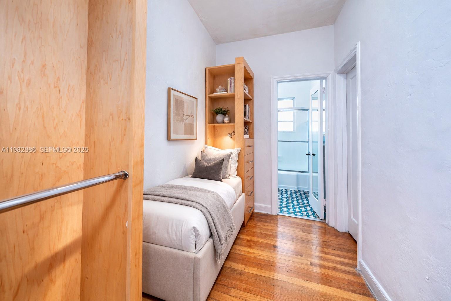 DECOLUX CONDO - Residential Lease