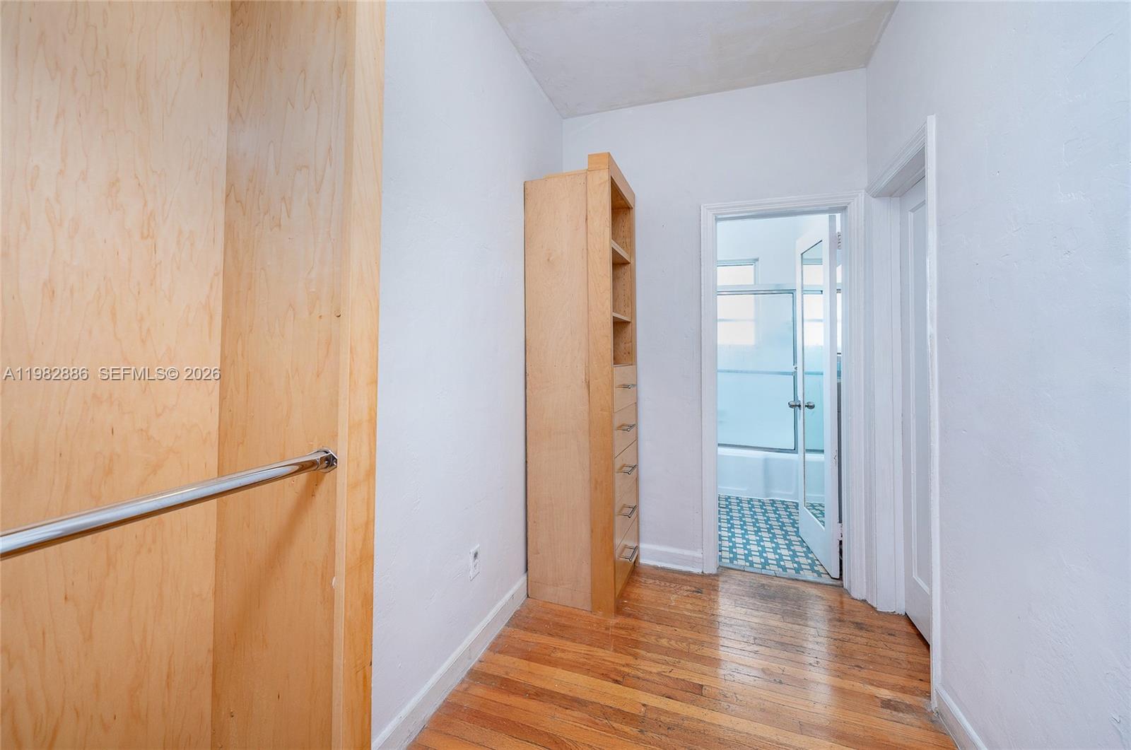 DECOLUX CONDO - Residential Lease