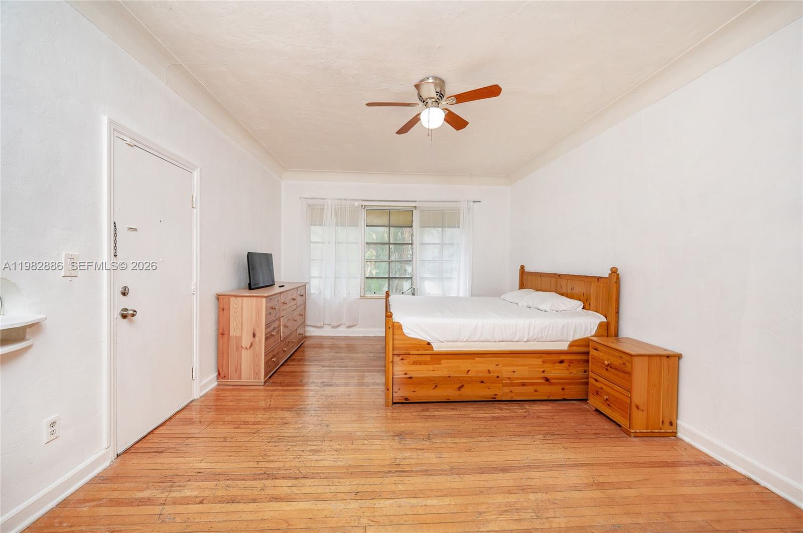 DECOLUX CONDO - Residential Lease