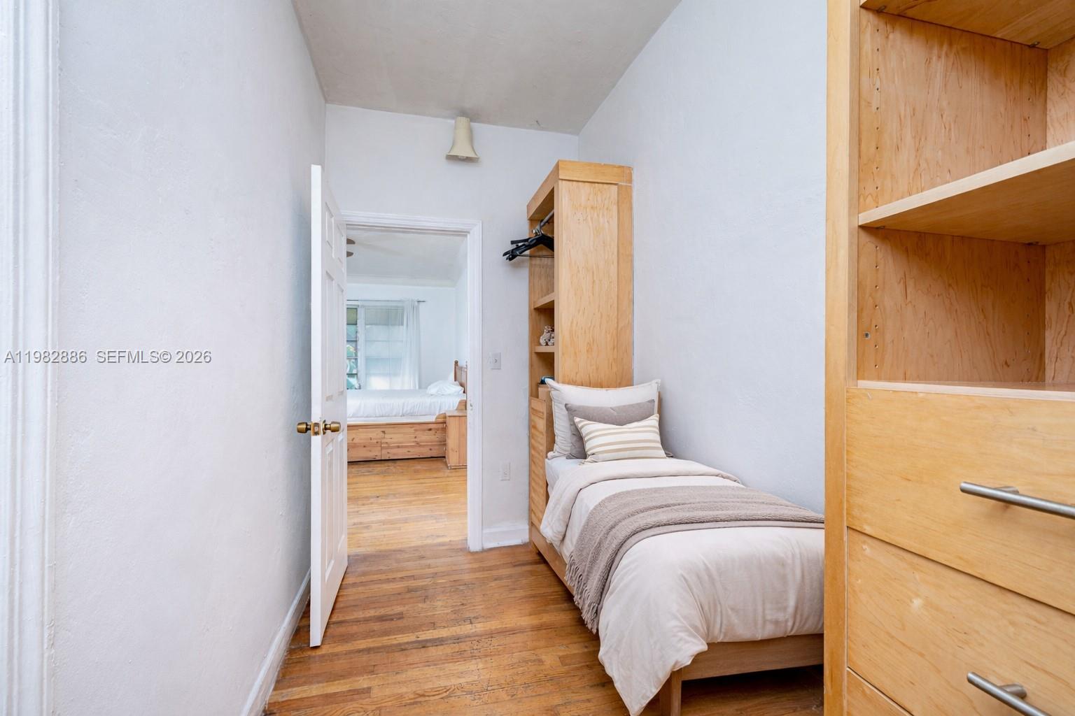 DECOLUX CONDO - Residential Lease