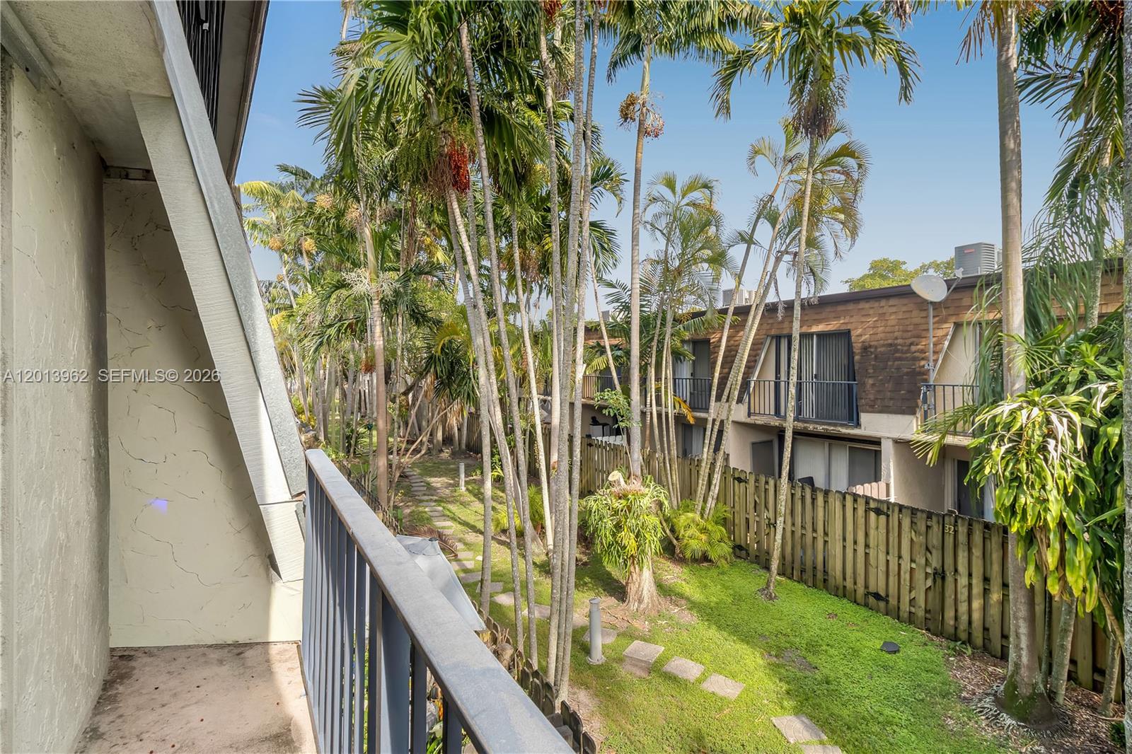 CORAL REEF TOWNHOUSES CON - Residential