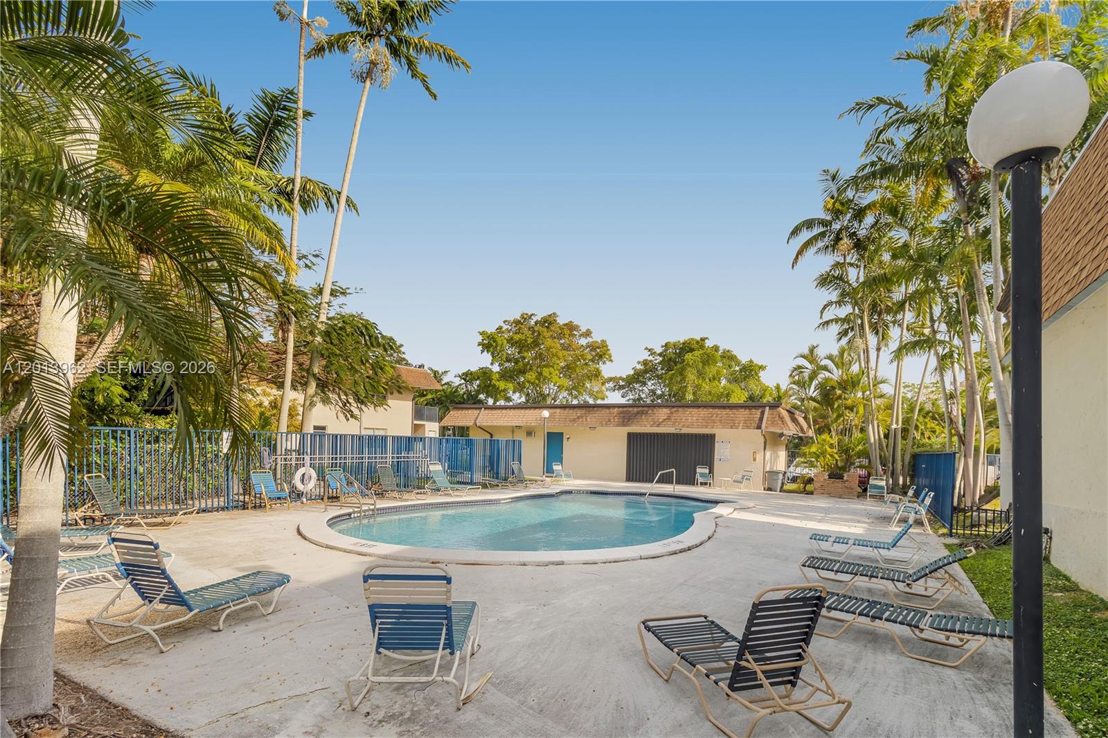 CORAL REEF TOWNHOUSES CON - Residential