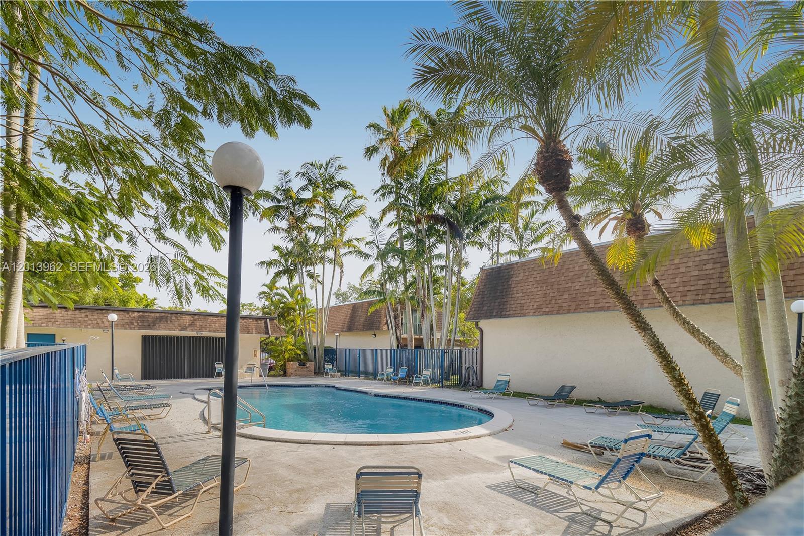 CORAL REEF TOWNHOUSES CON - Residential