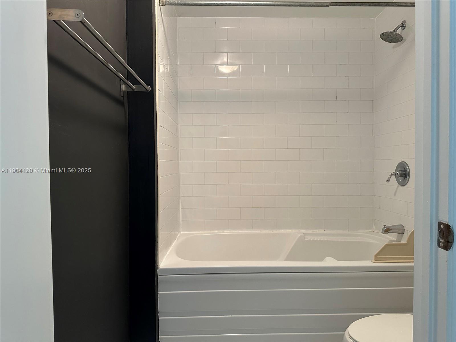 NEO VERTIKA CONDO - Residential Lease