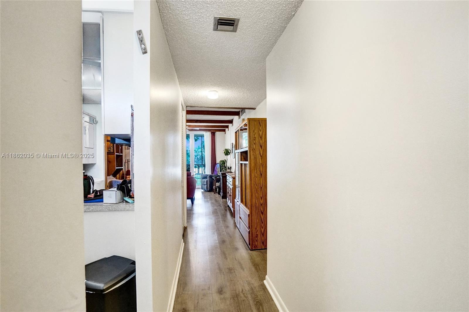 250 Jacaranda Dr 206