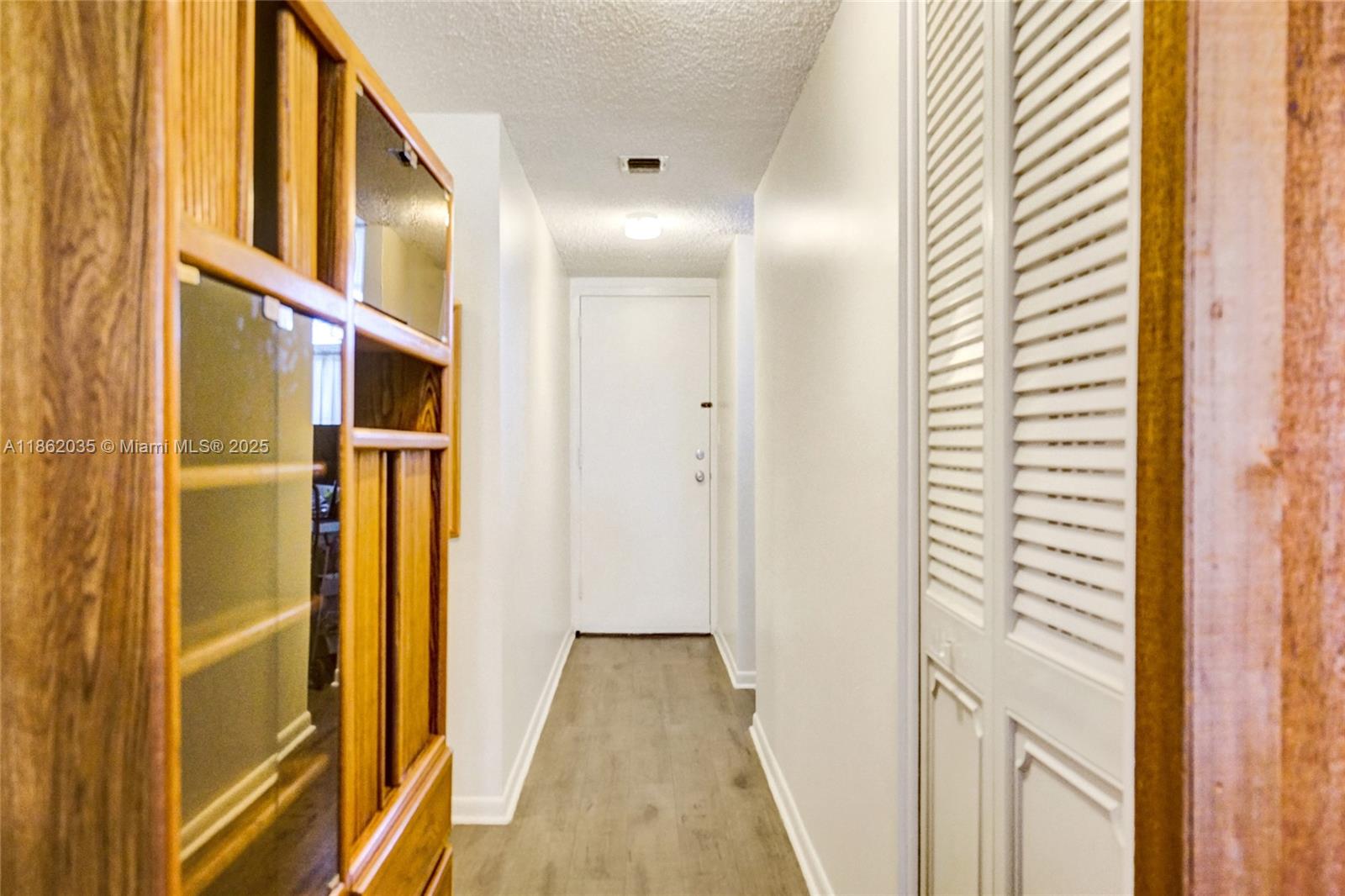 250 Jacaranda Dr 206