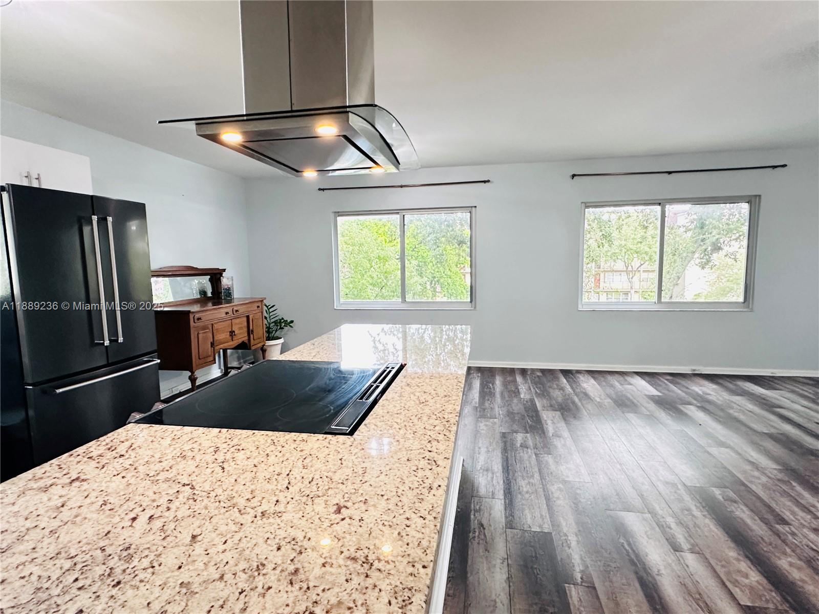 KINGSLEY AT CENTURY VILLAG - Residential Lease