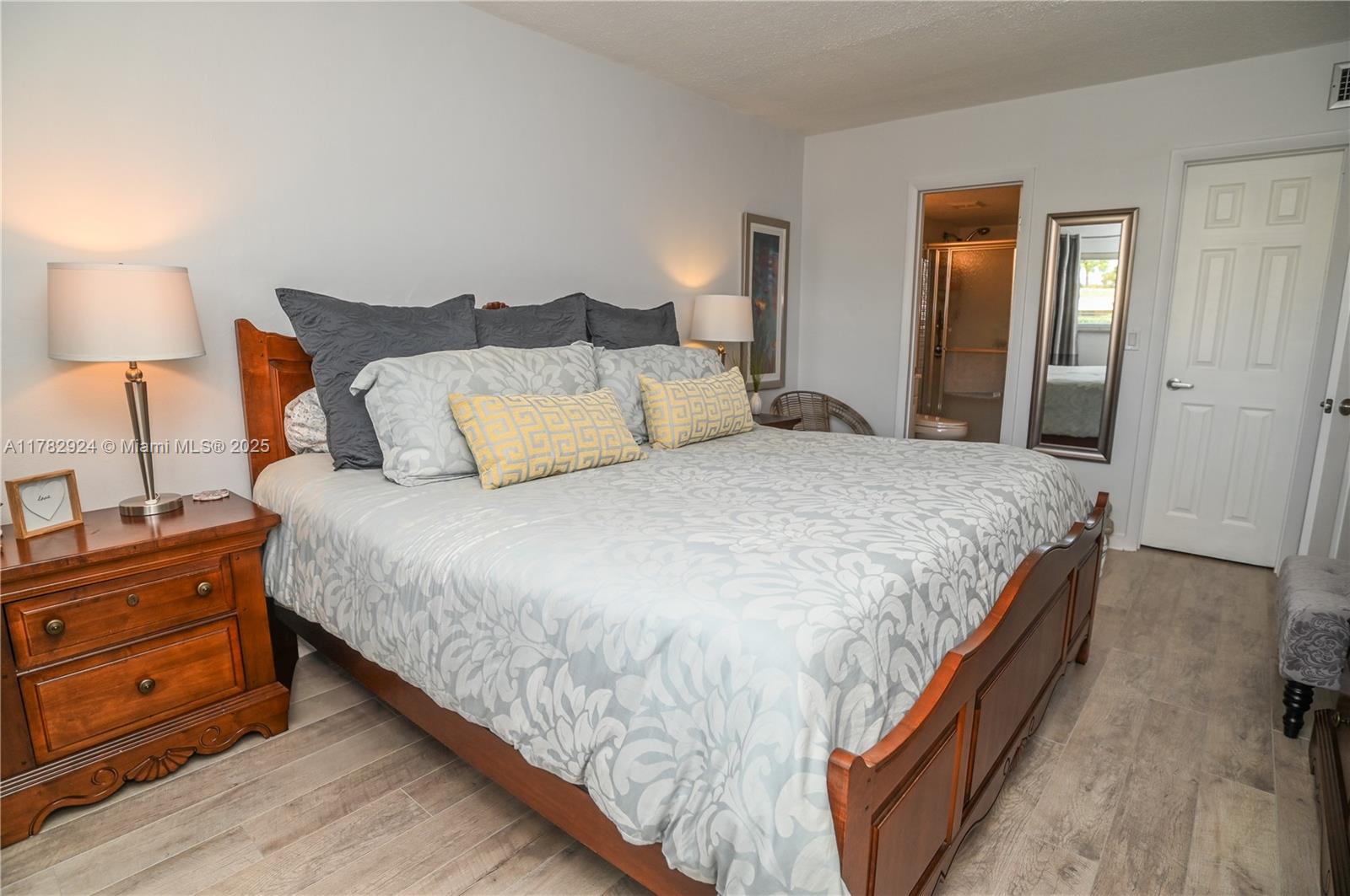 PARADISE VILLAS CONDO - Residential