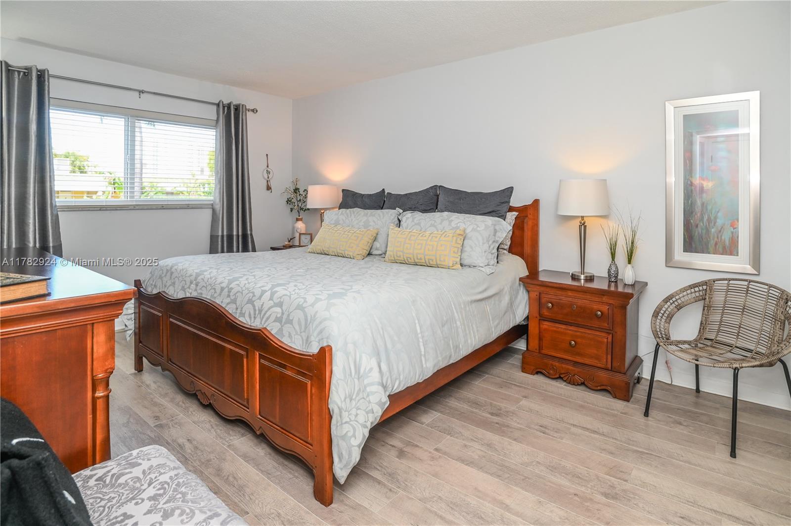 PARADISE VILLAS CONDO - Residential