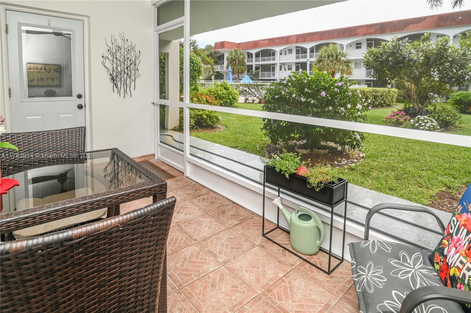 PARADISE VILLAS CONDO - Residential