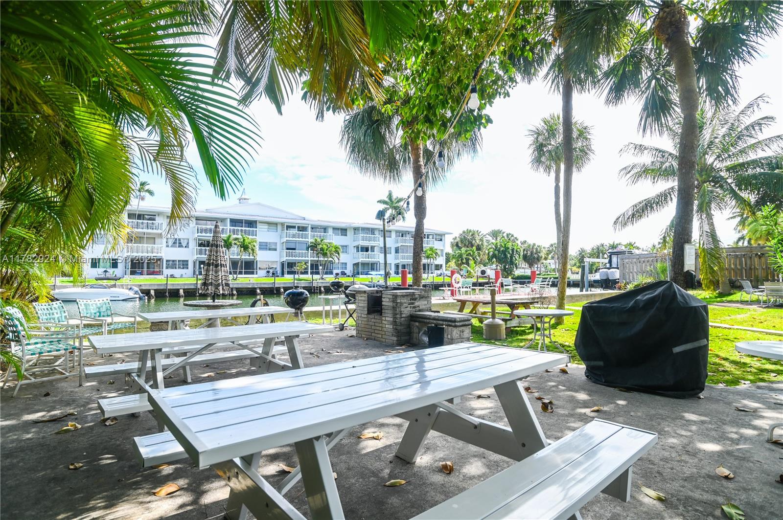 PARADISE VILLAS CONDO - Residential
