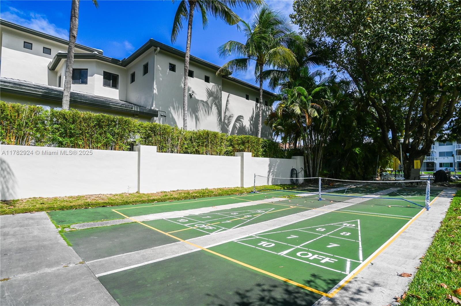 PARADISE VILLAS CONDO - Residential