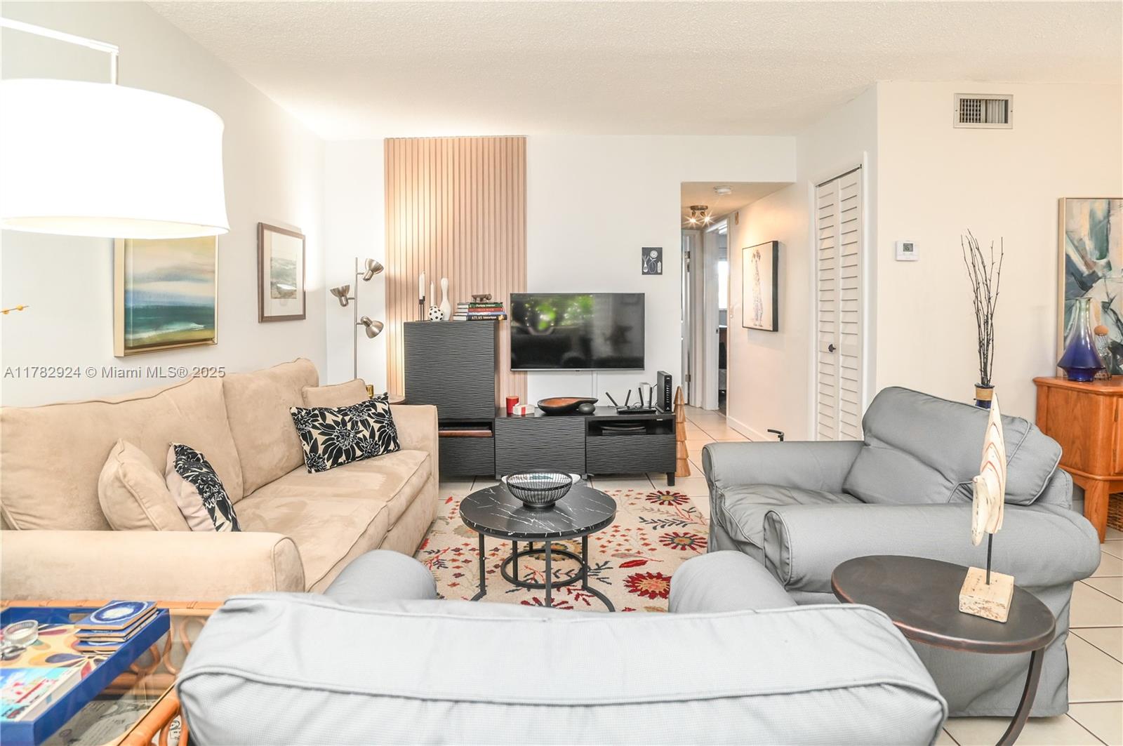 PARADISE VILLAS CONDO - Residential