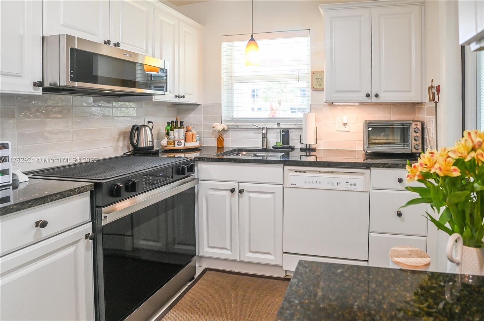 PARADISE VILLAS CONDO - Residential