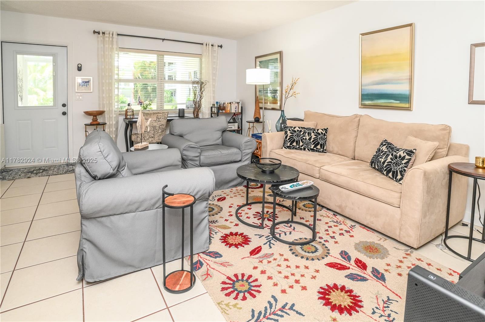 PARADISE VILLAS CONDO - Residential