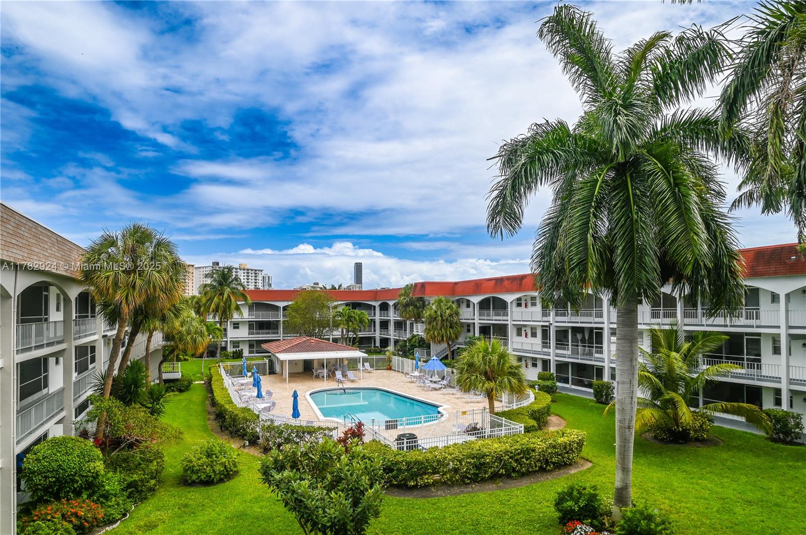 PARADISE VILLAS CONDO - Residential
