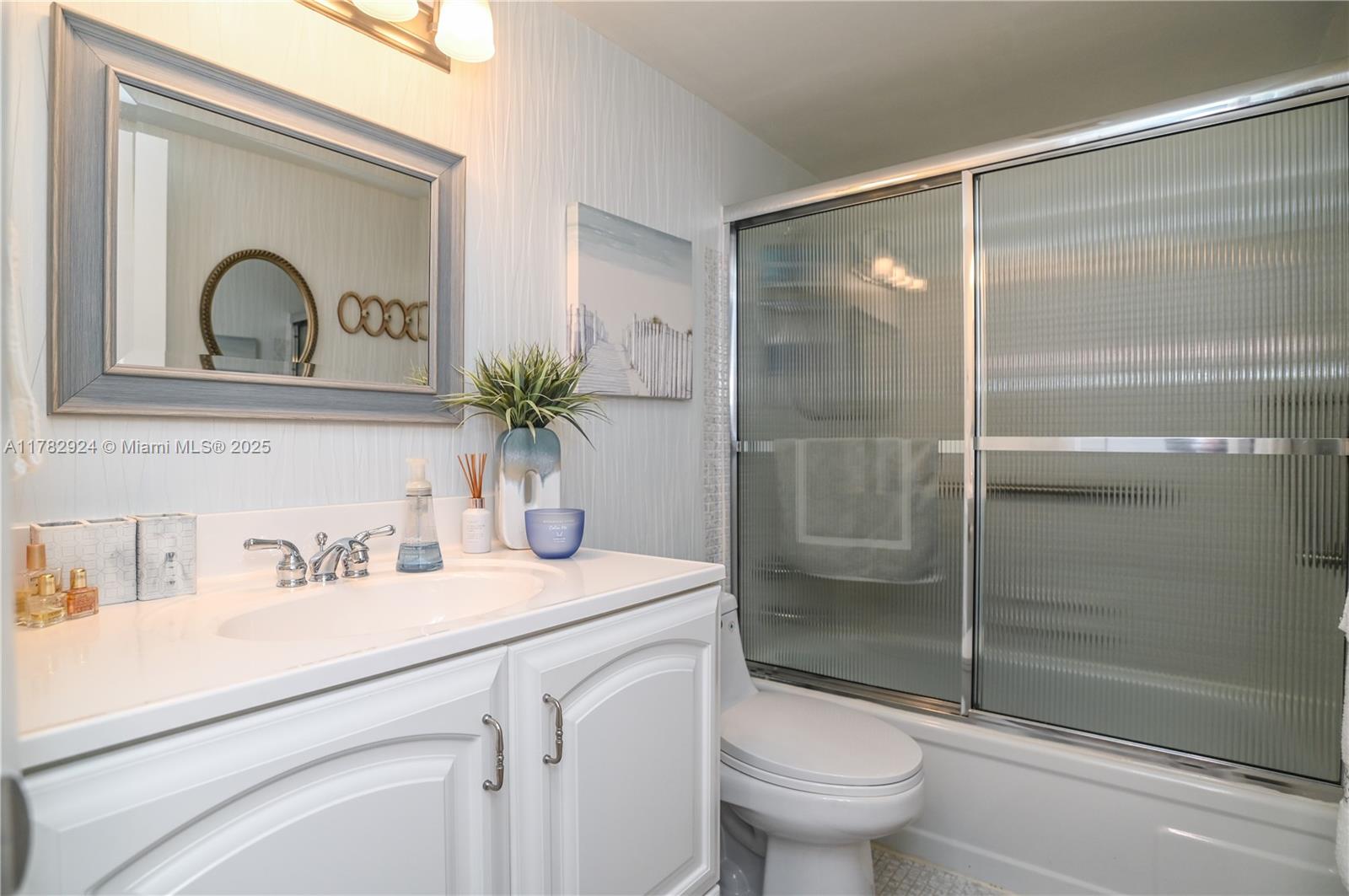 PARADISE VILLAS CONDO - Residential