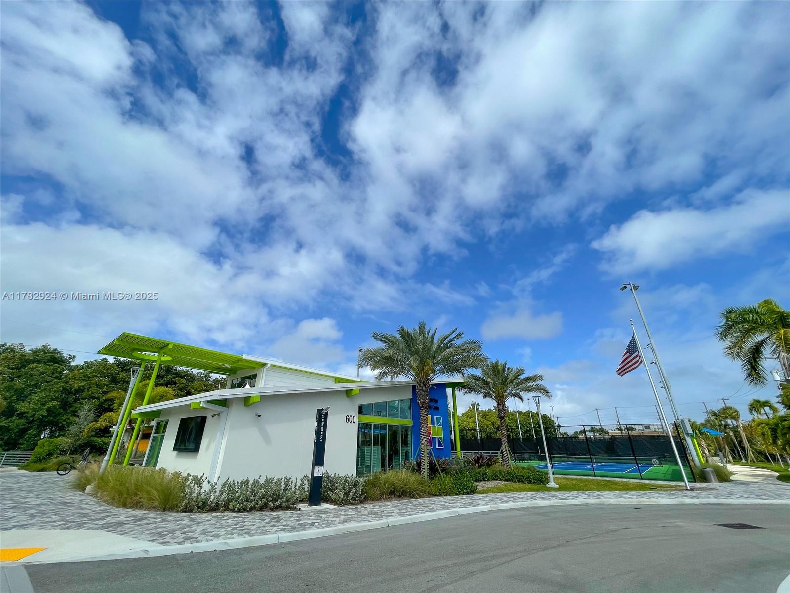 PARADISE VILLAS CONDO - Residential