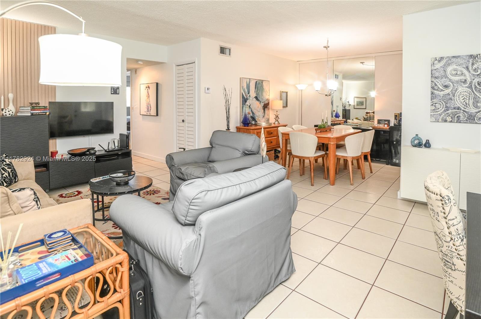PARADISE VILLAS CONDO - Residential