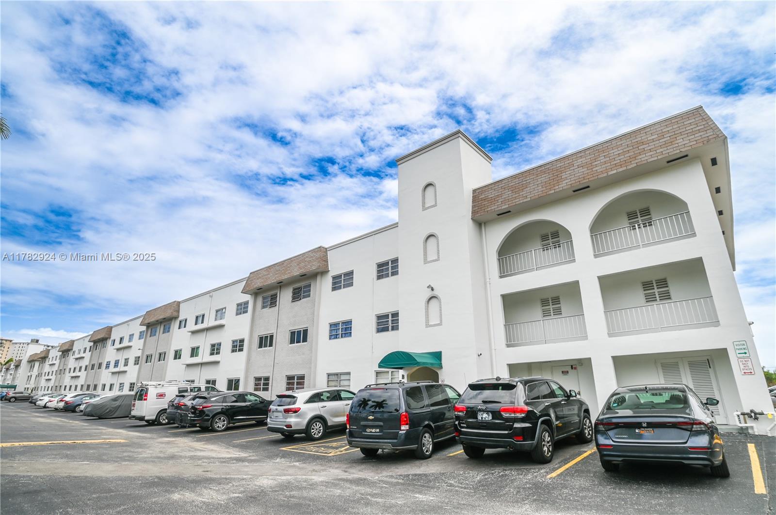 PARADISE VILLAS CONDO - Residential