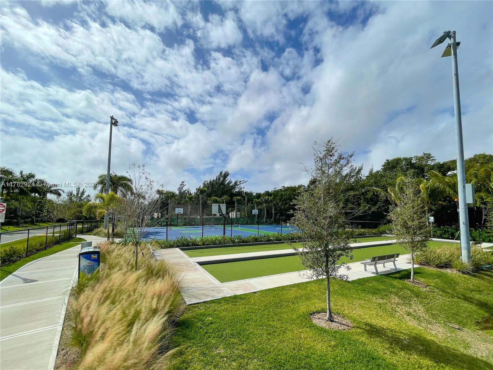 PARADISE VILLAS CONDO - Residential