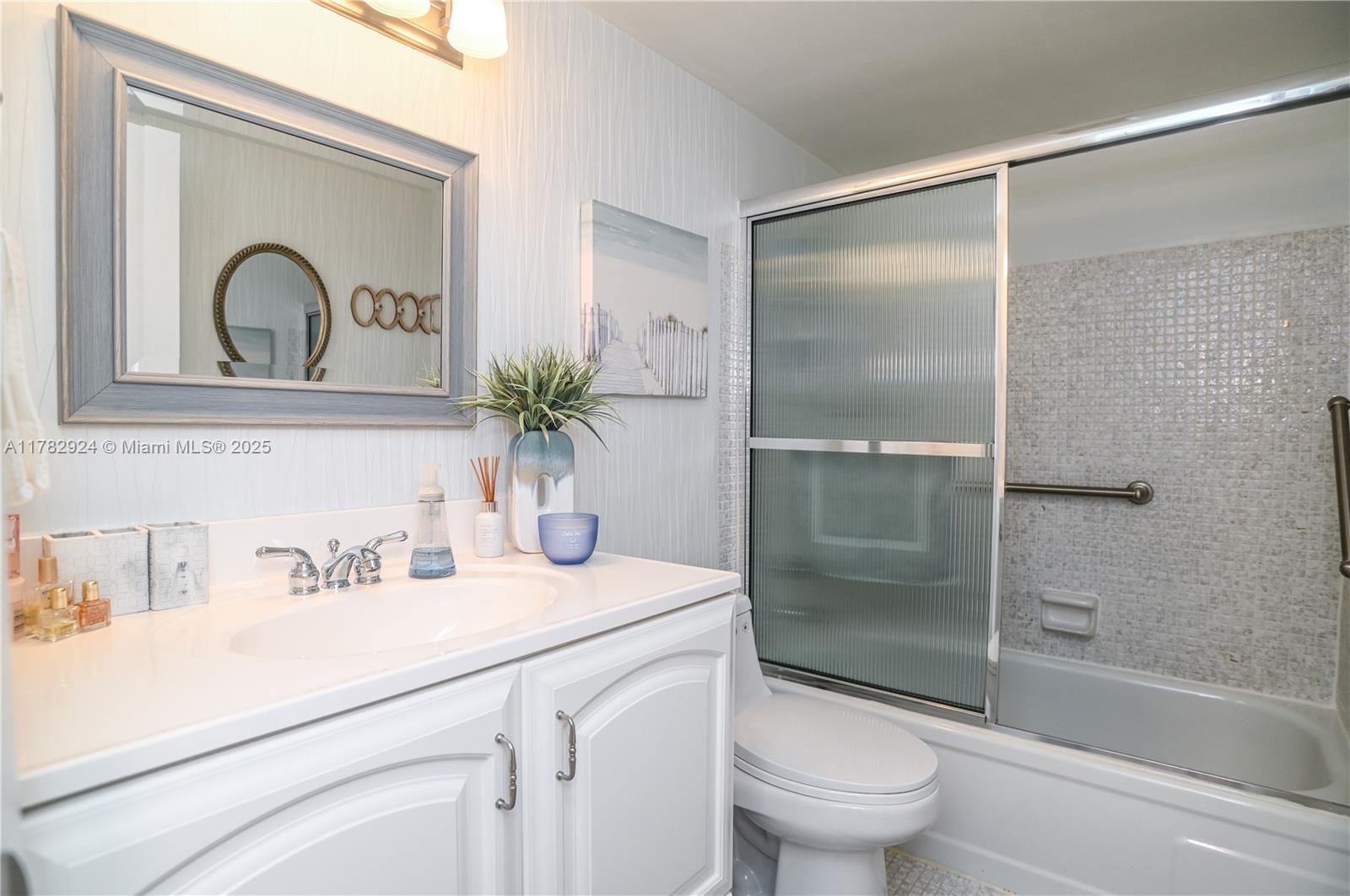 PARADISE VILLAS CONDO - Residential