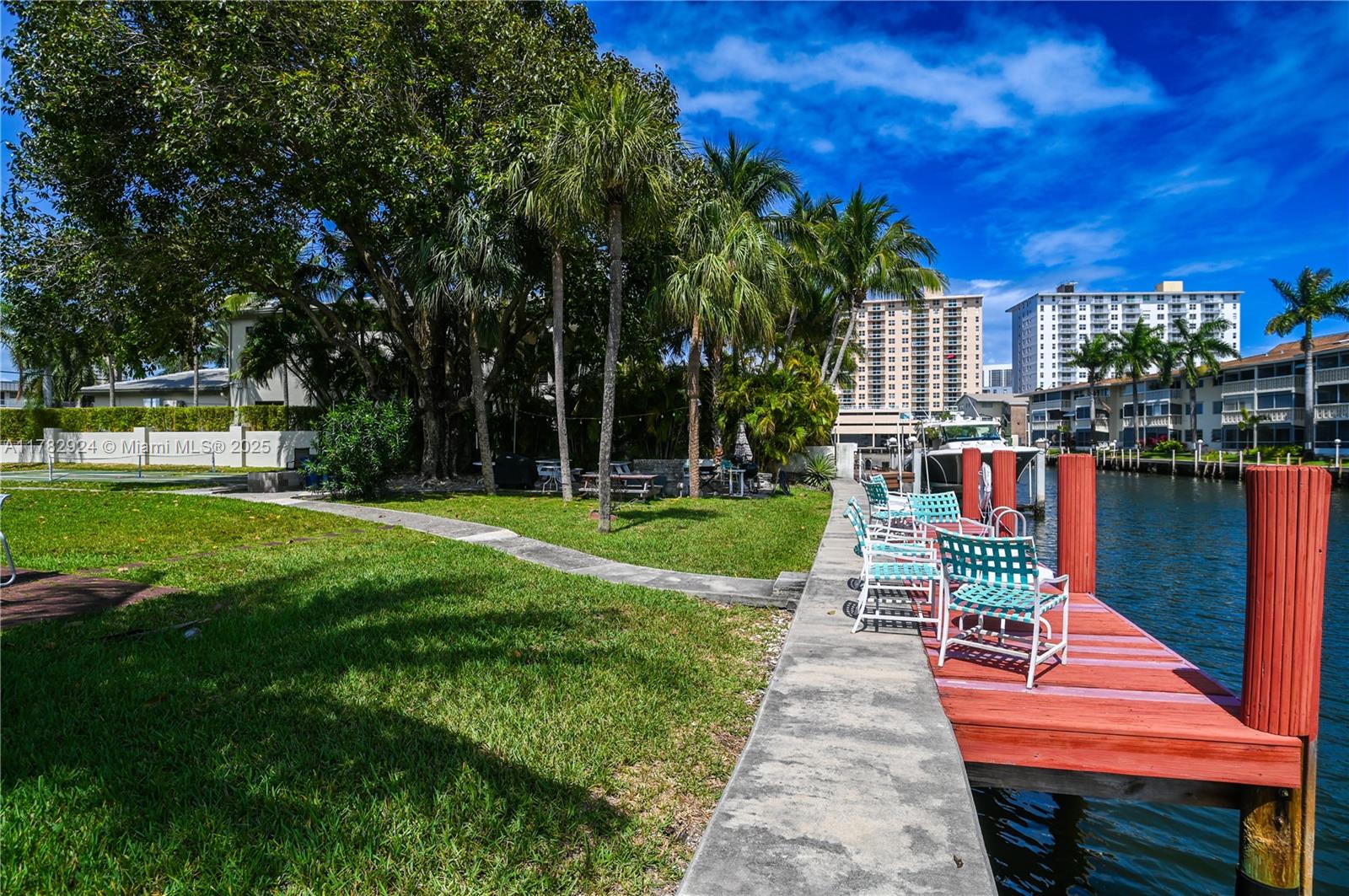 PARADISE VILLAS CONDO - Residential