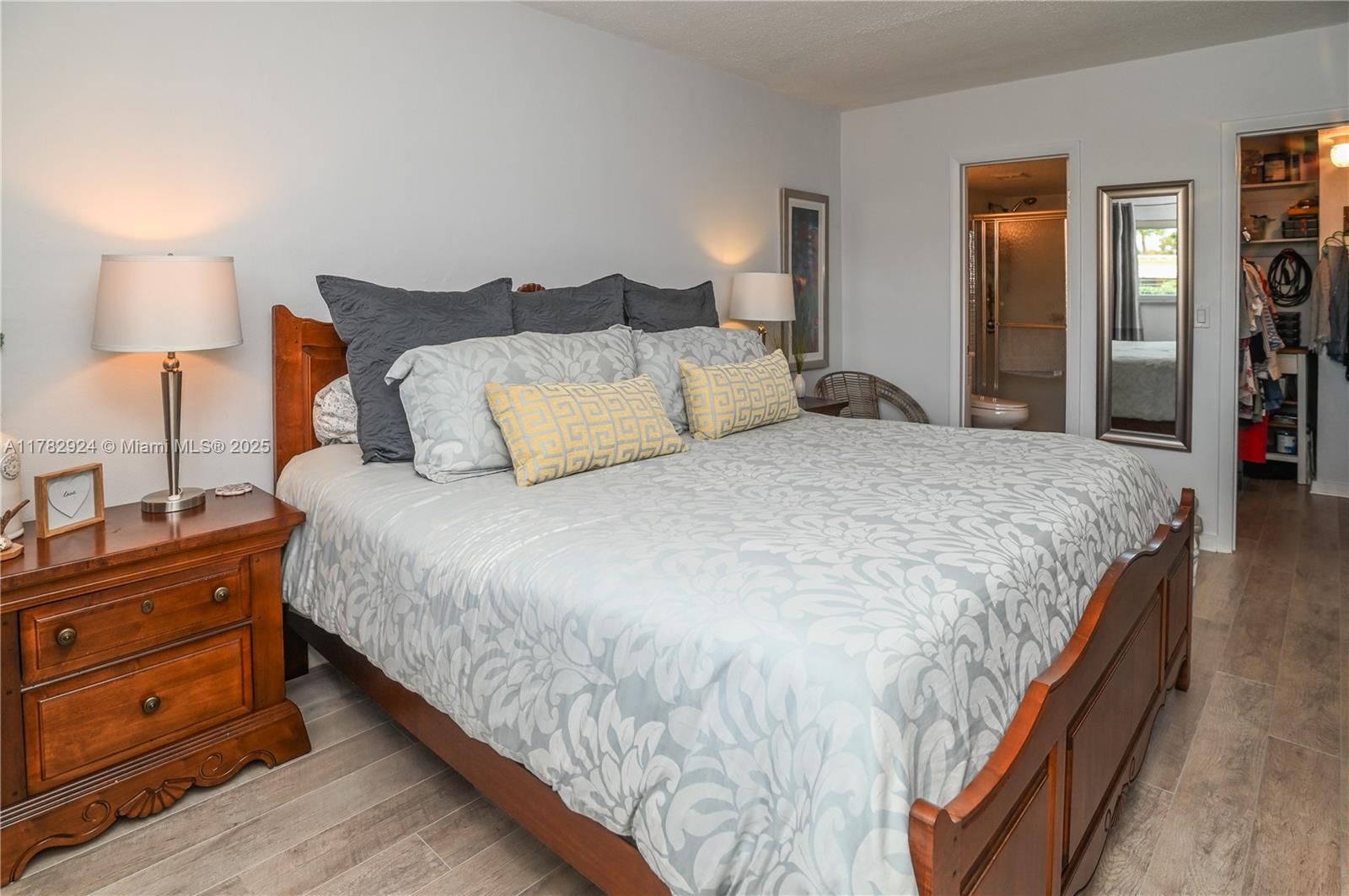 PARADISE VILLAS CONDO - Residential