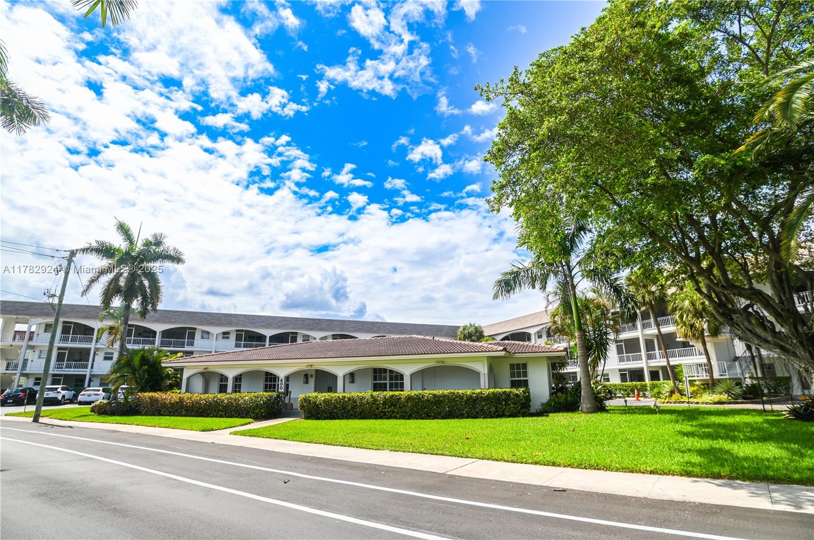 PARADISE VILLAS CONDO - Residential