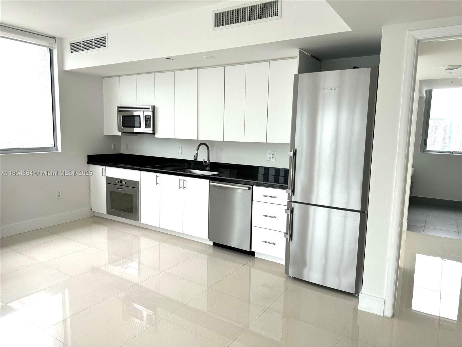 MINT CONDO - Residential