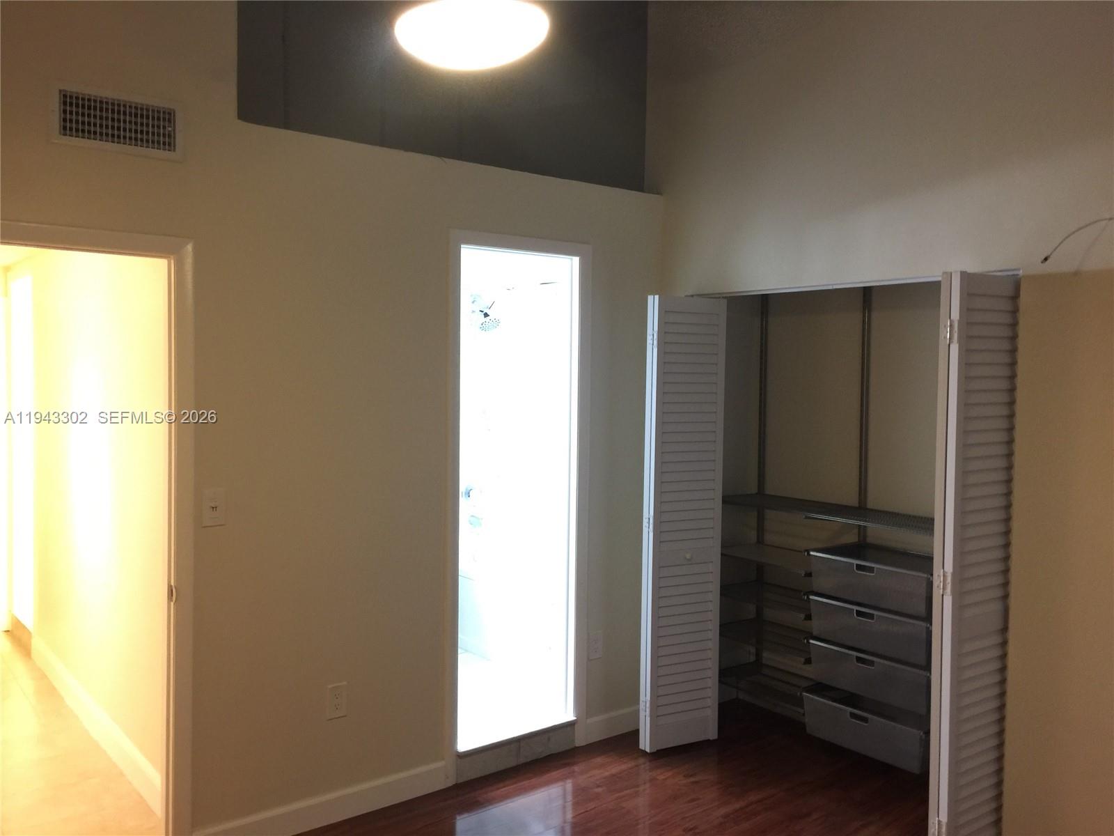 DADELAND COVE SEC 1 - Residential Lease