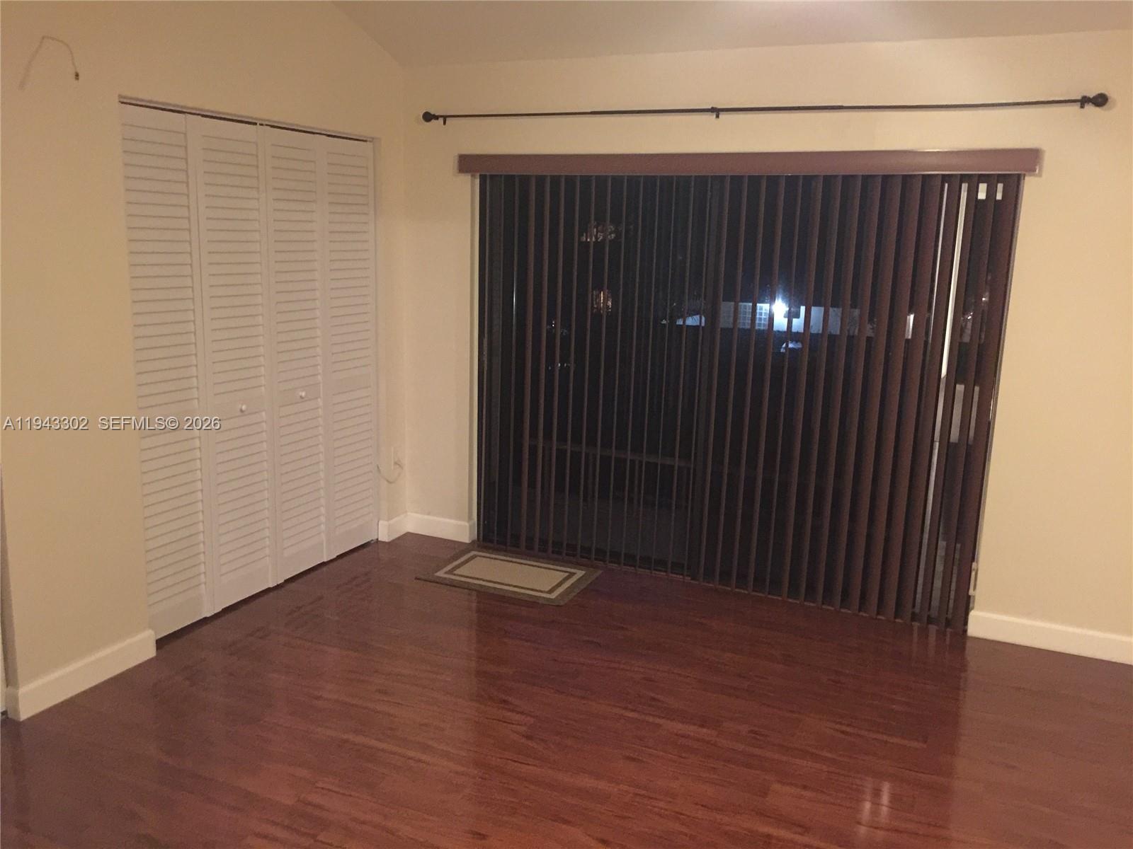 DADELAND COVE SEC 1 - Residential Lease