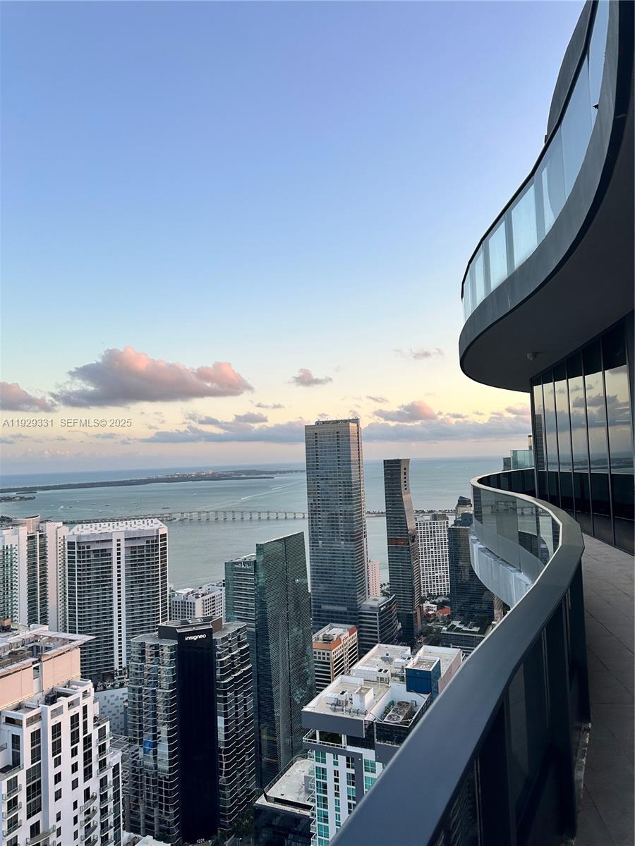 1000 Brickell Plz 4009