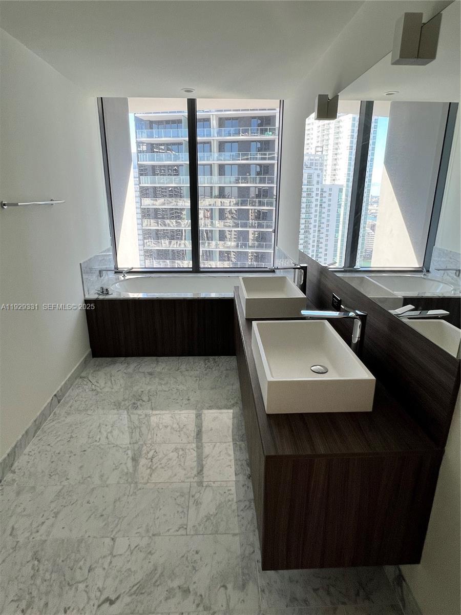 BRICKELL FLATIRON CONDO - Residential Lease