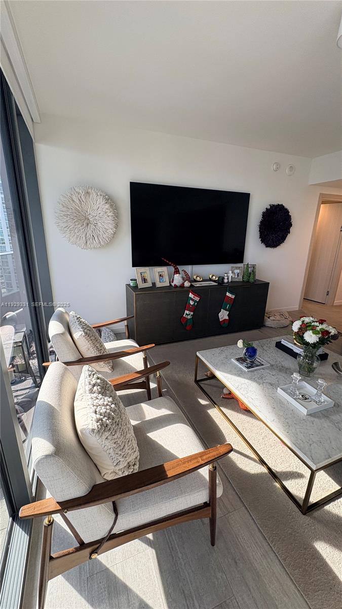 1000 Brickell Plz 4009