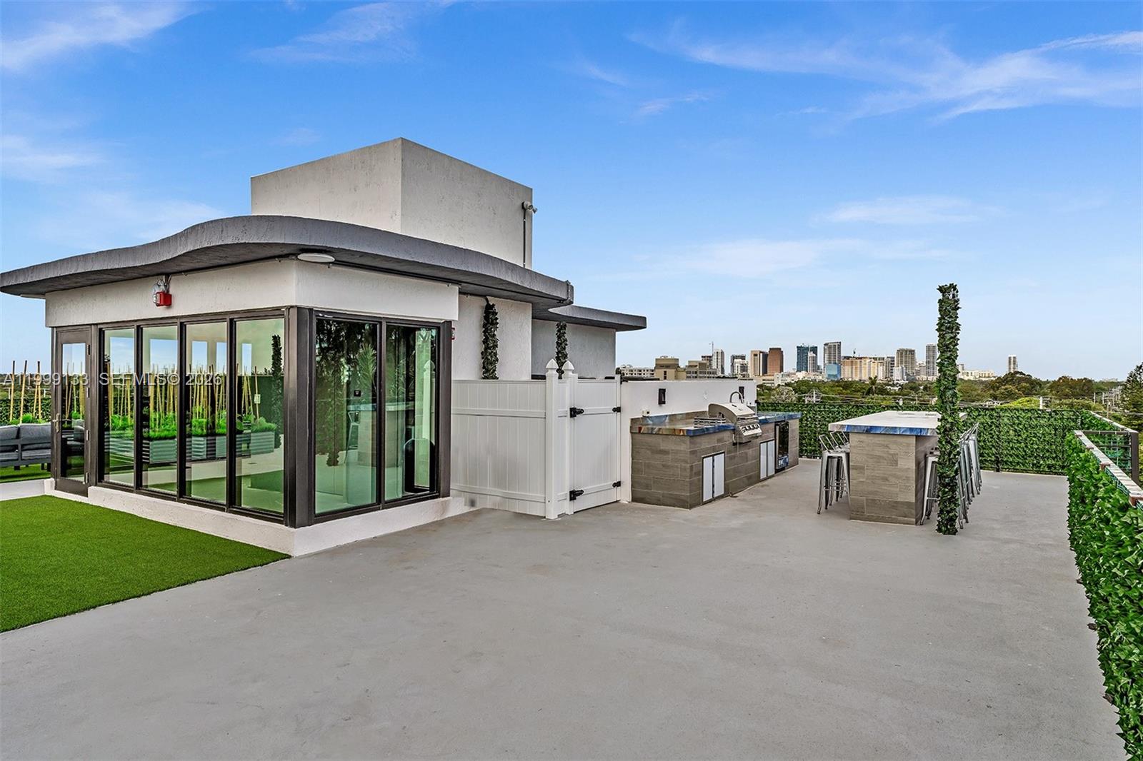 Everglade Land Sales Co - Residential Lease