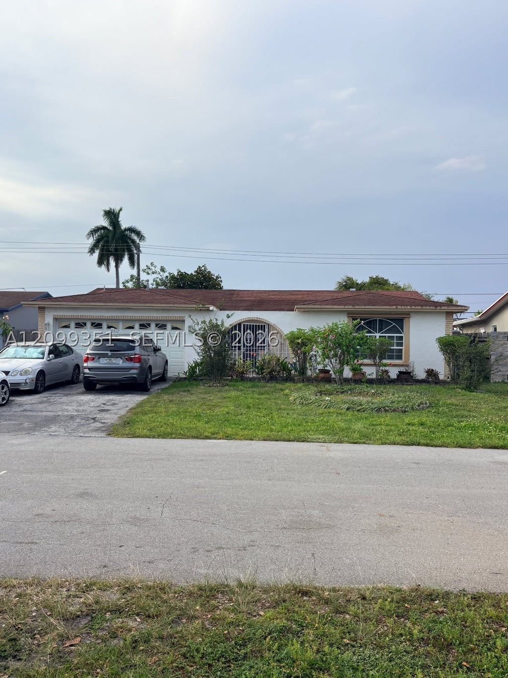 Photo of 8517 Windsor DR, Miramar, FL 33025 (MLS # A12099351)