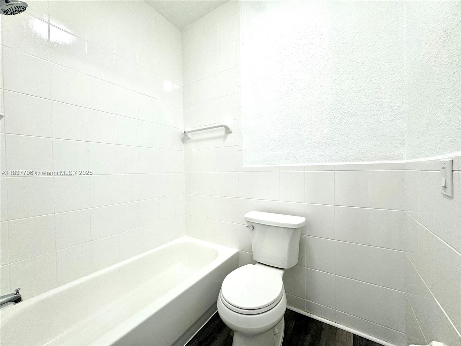 MELROSE POINT AT SANS SOU - Residential