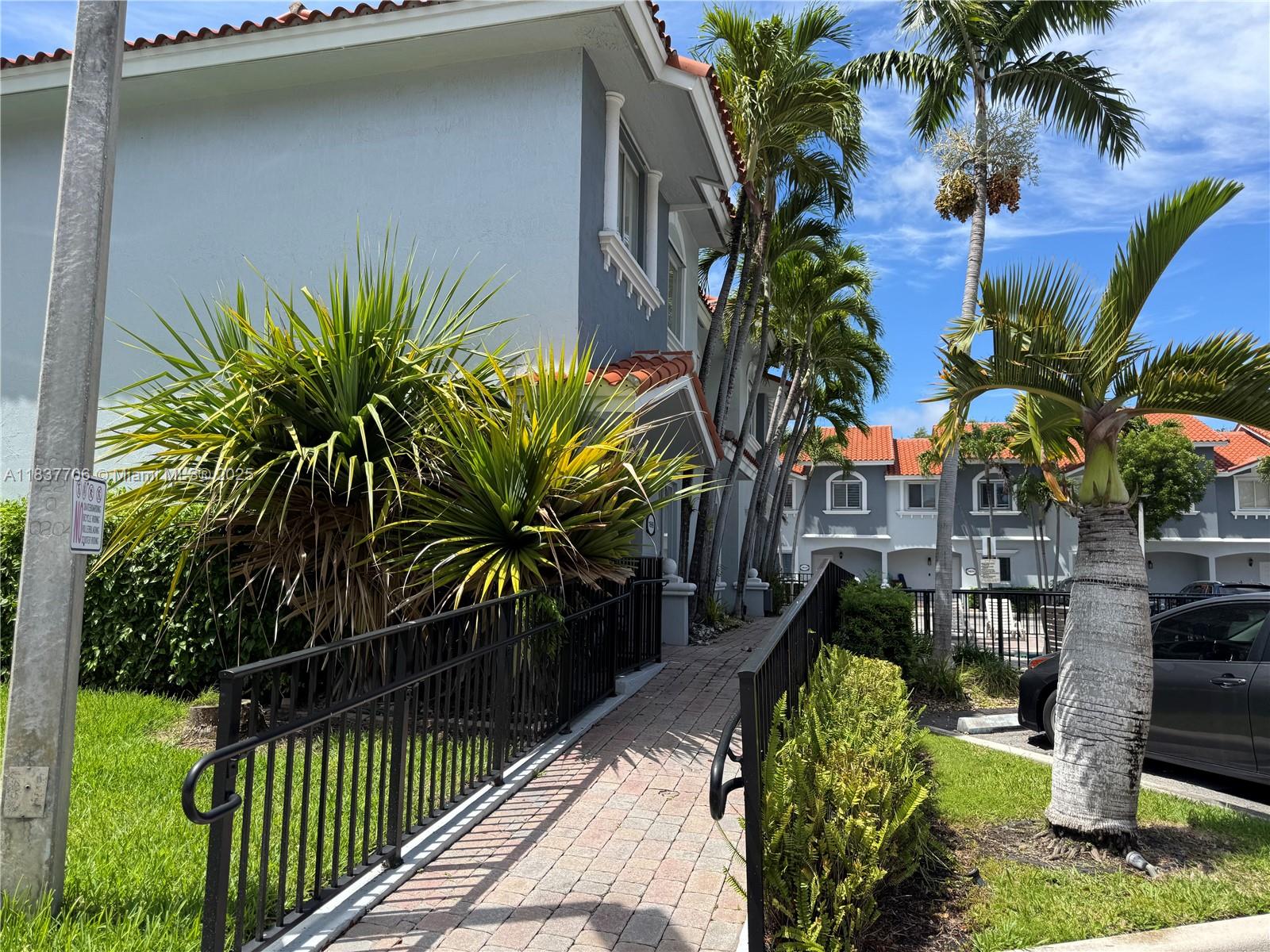 MELROSE POINT AT SANS SOU - Residential