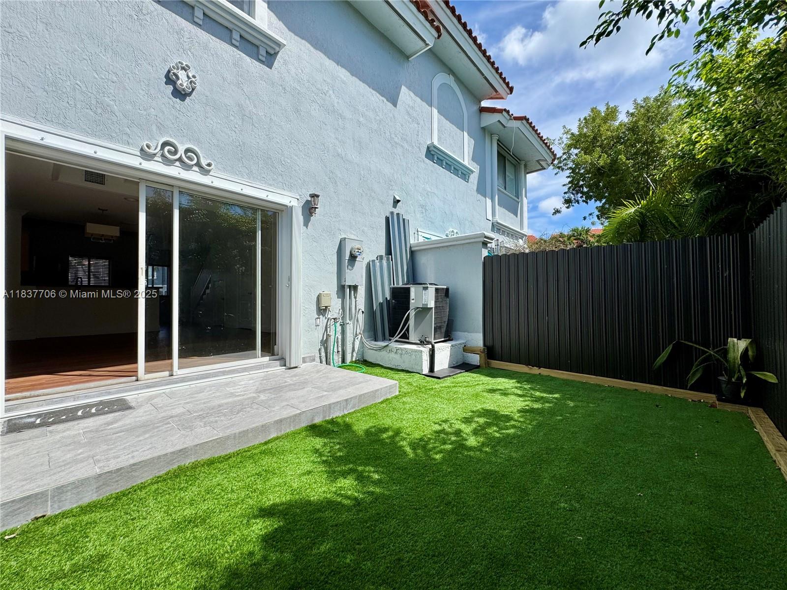 MELROSE POINT AT SANS SOU - Residential