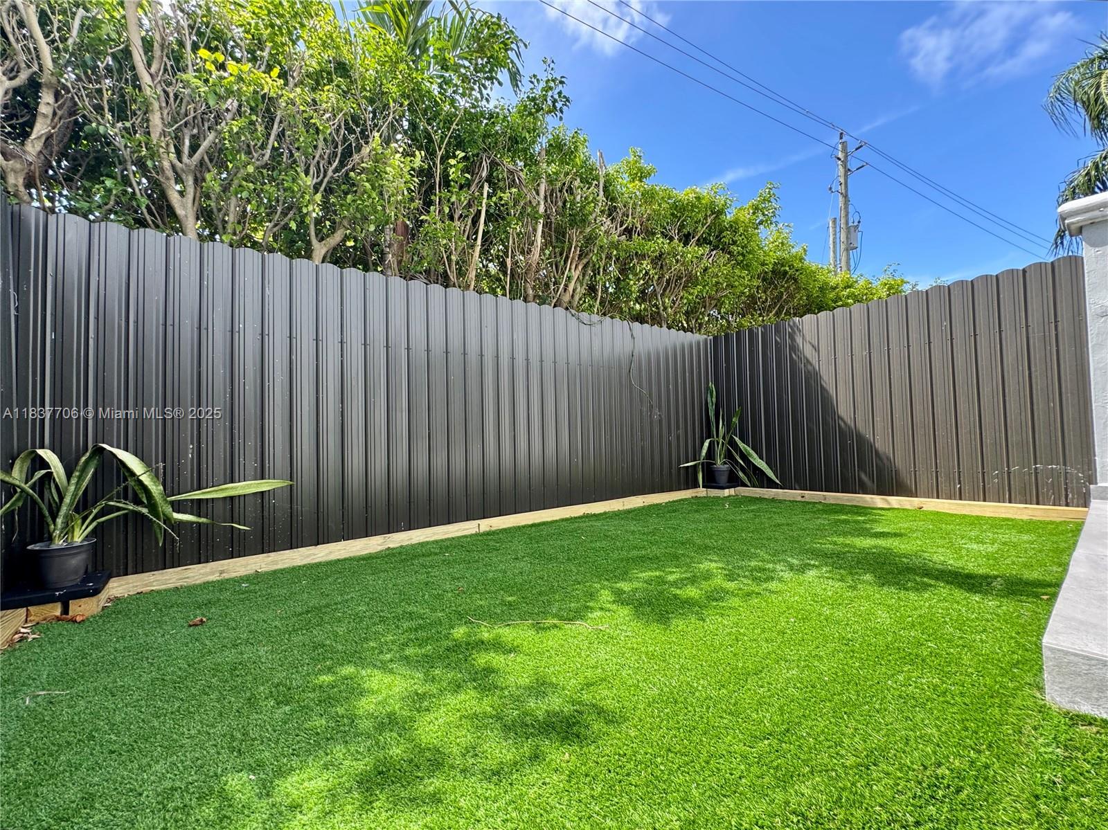 MELROSE POINT AT SANS SOU - Residential