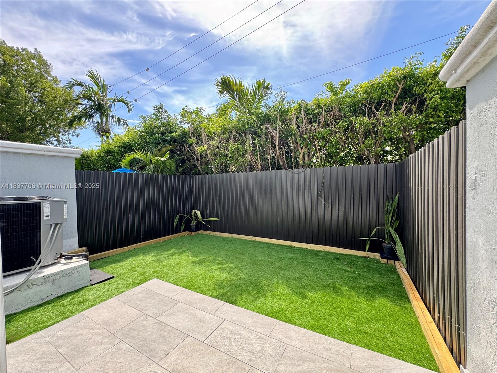 MELROSE POINT AT SANS SOU - Residential