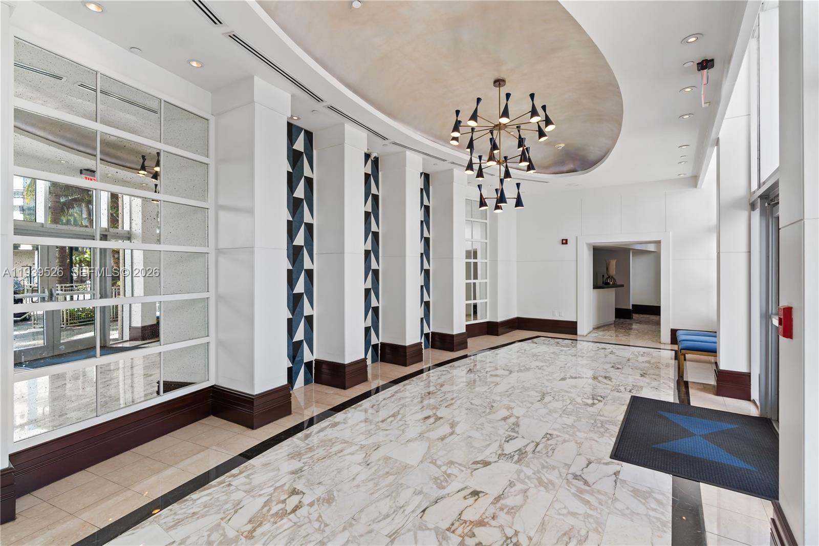 FONTAINEBLEAU III - Residential