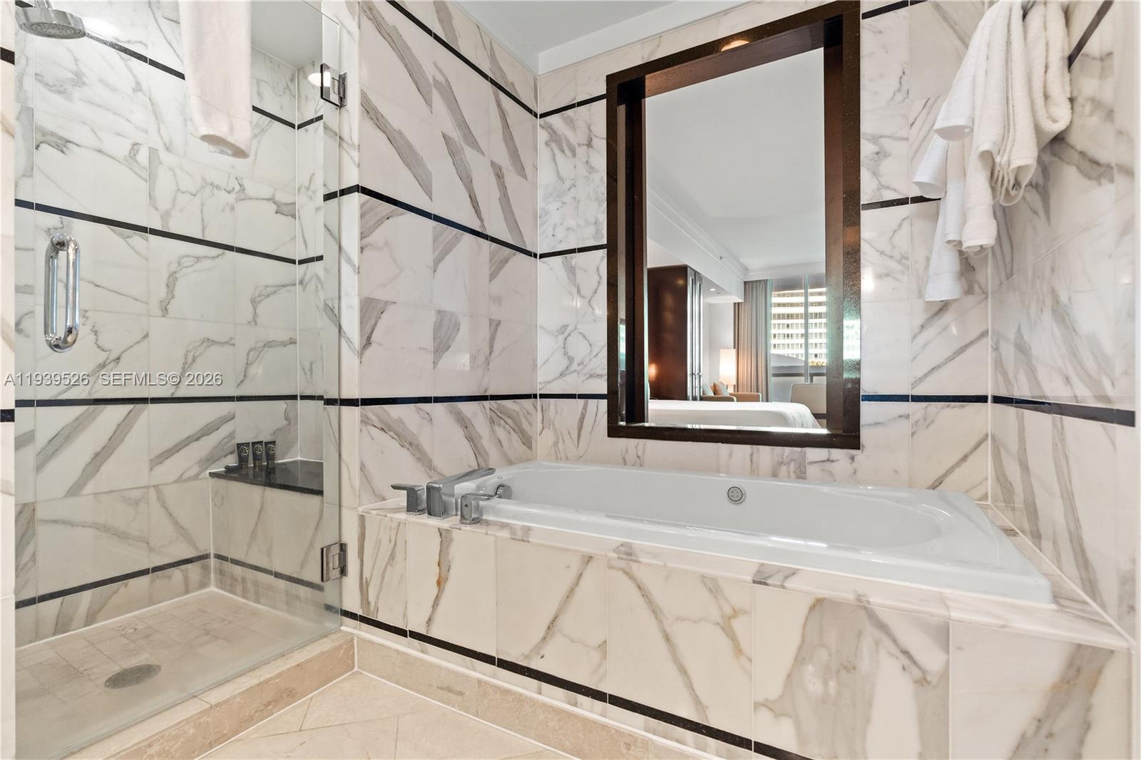 FONTAINEBLEAU III - Residential